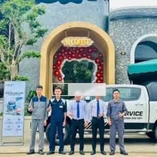 Kia Quảng Trị - Khách hàng nhận xe sau khi hoàn tất thủ tục.